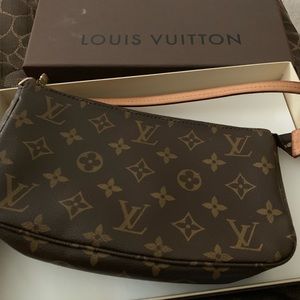 Louis Vuitton Pochette Accessoires